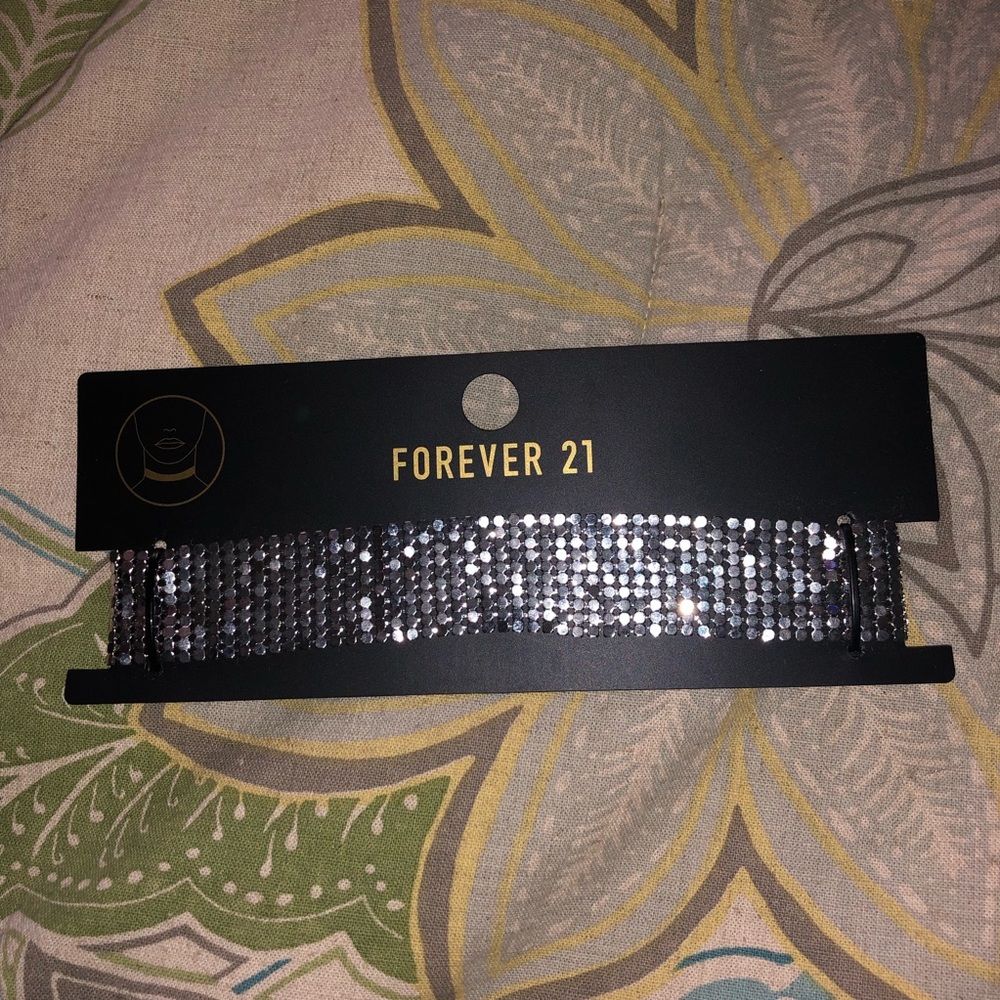 still in package Forever 21 choker!